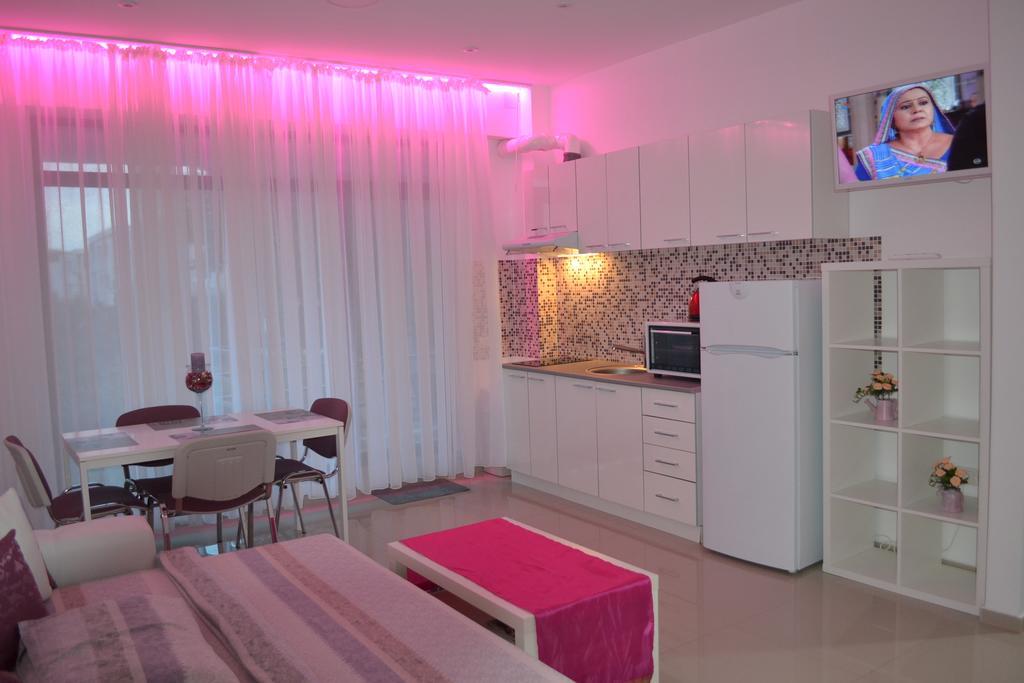 City Park Residence Констанца Экстерьер фото